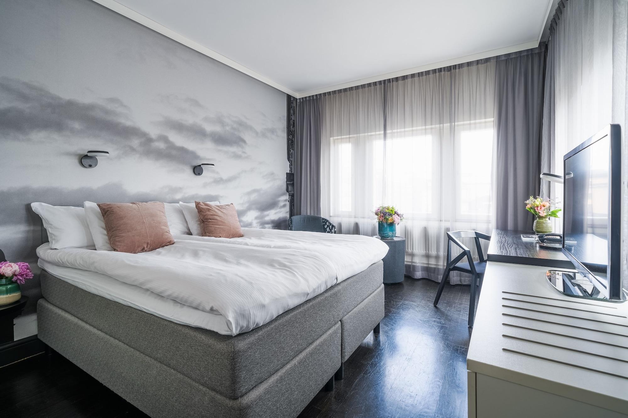 Hotel C