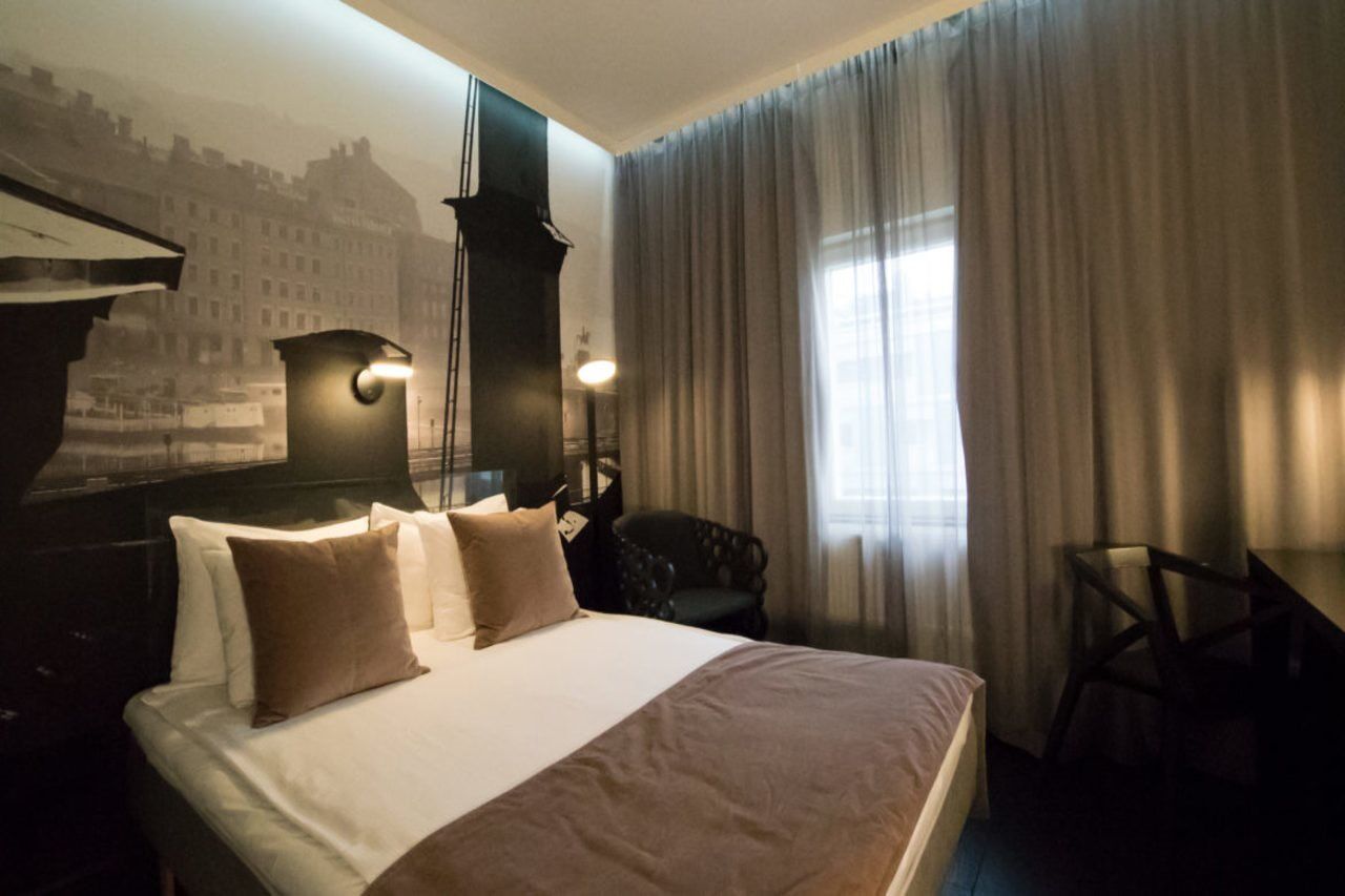 Hotel C